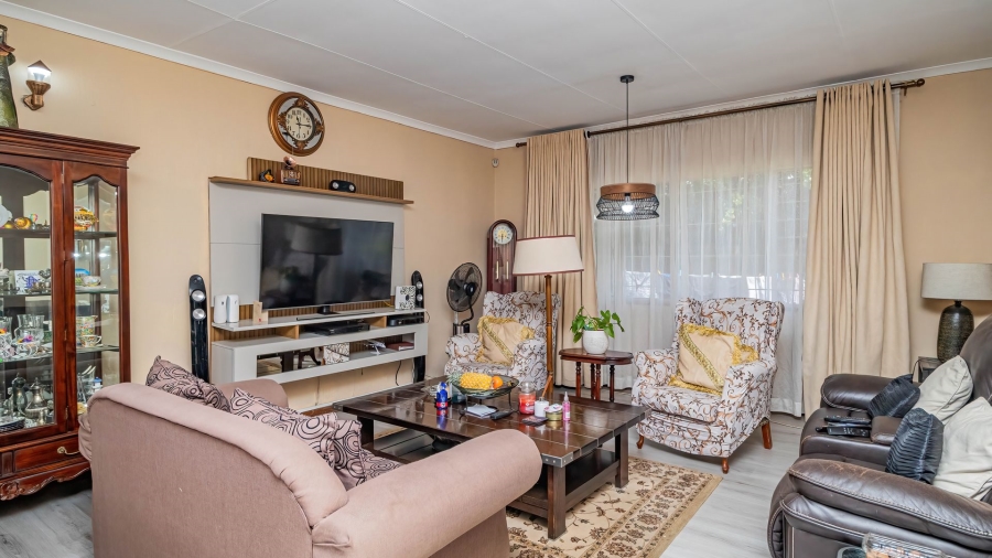 4 Bedroom Property for Sale in Glen Marais Gauteng