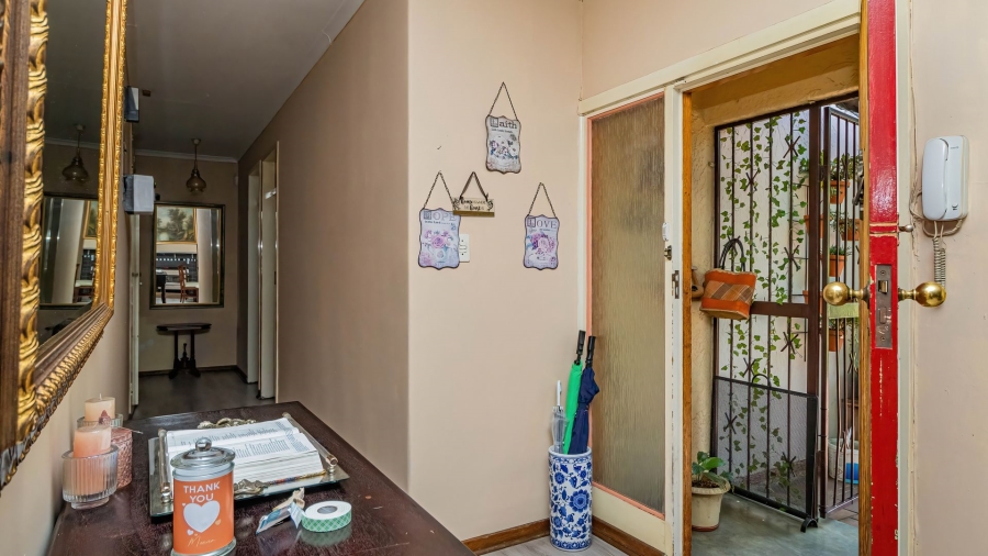 4 Bedroom Property for Sale in Glen Marais Gauteng