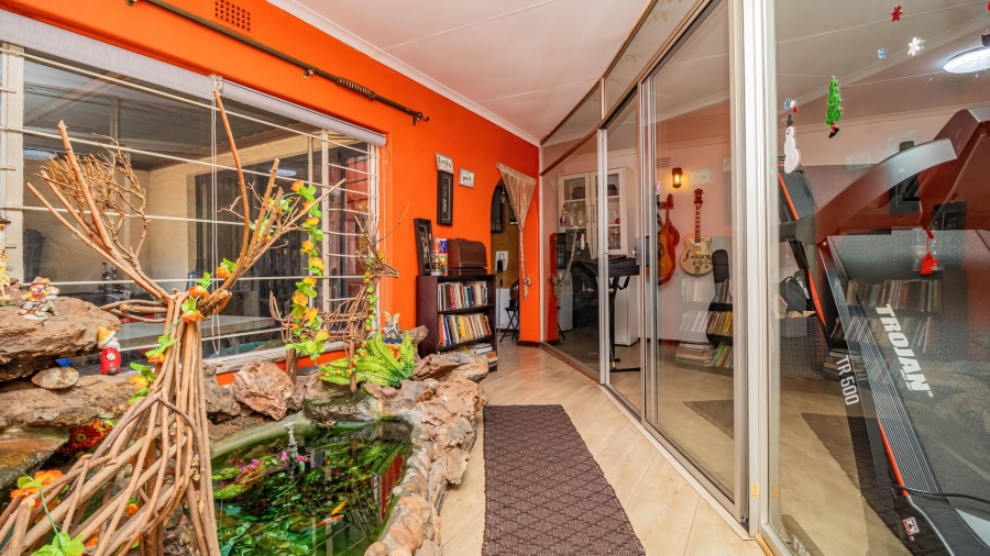 4 Bedroom Property for Sale in Glen Marais Gauteng
