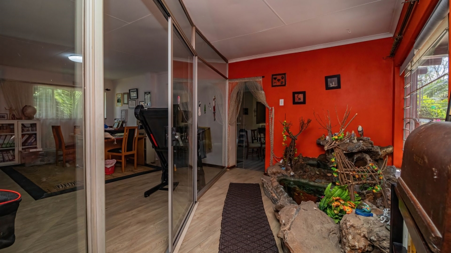 4 Bedroom Property for Sale in Glen Marais Gauteng