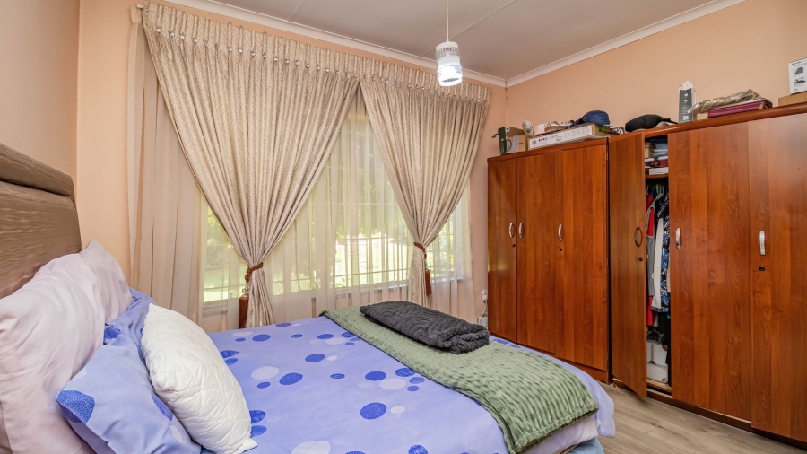 4 Bedroom Property for Sale in Glen Marais Gauteng