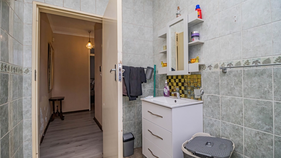 4 Bedroom Property for Sale in Glen Marais Gauteng