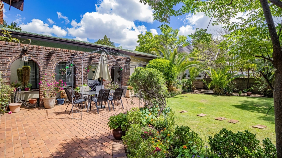4 Bedroom Property for Sale in Glen Marais Gauteng