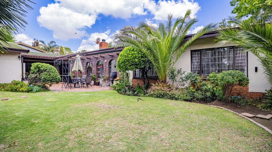 4 Bedroom Property for Sale in Glen Marais Gauteng