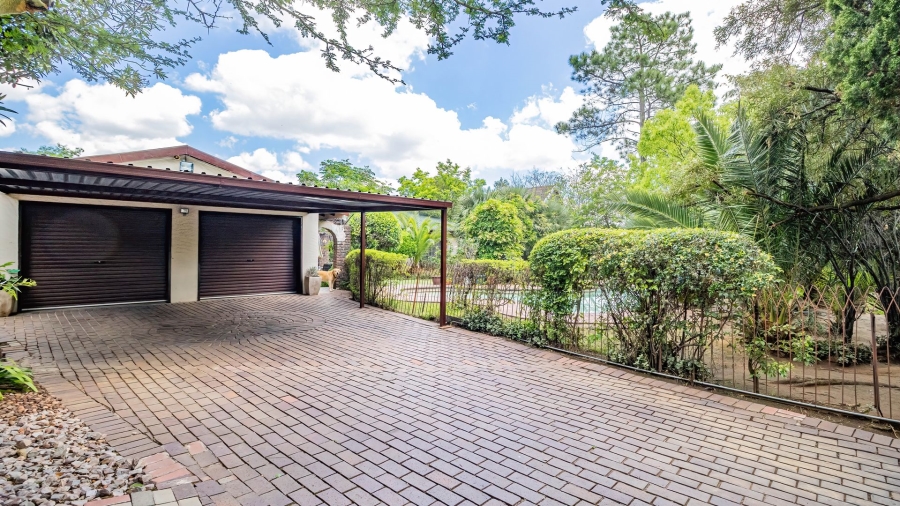 4 Bedroom Property for Sale in Glen Marais Gauteng