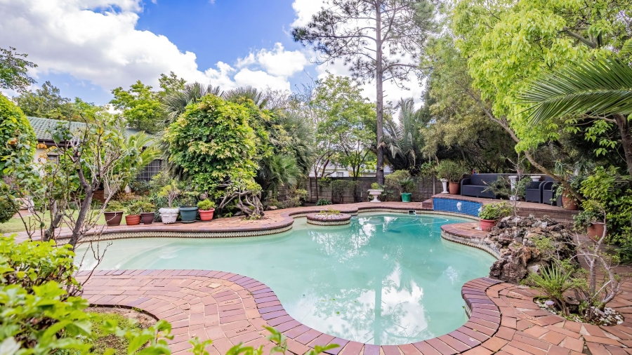 4 Bedroom Property for Sale in Glen Marais Gauteng