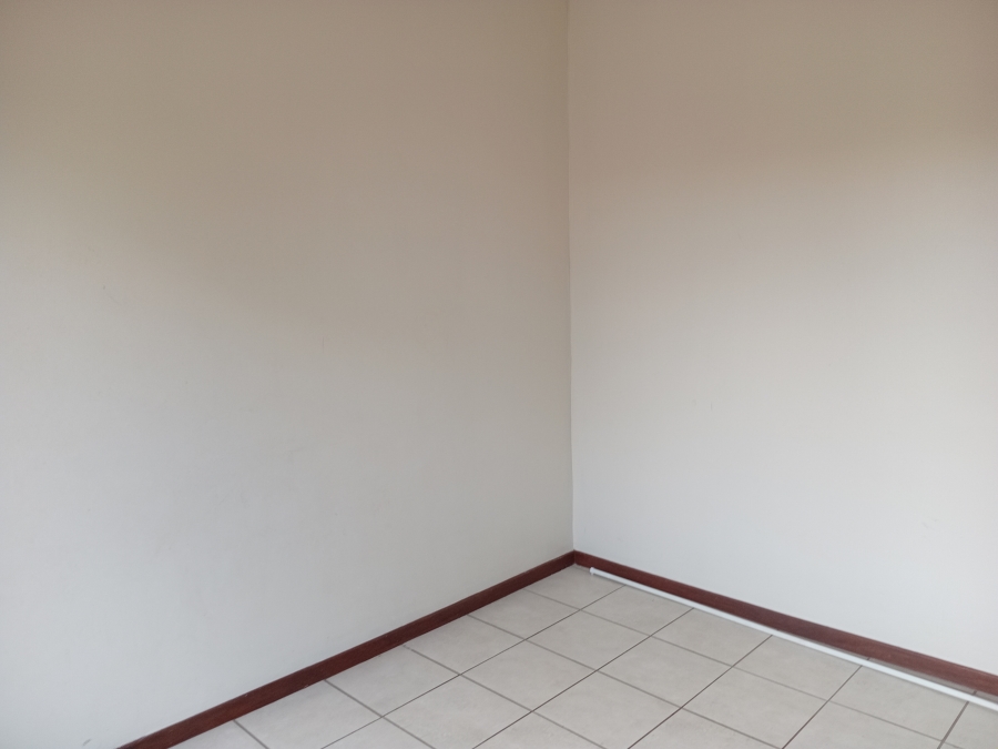 To Let 2 Bedroom Property for Rent in Olympus AH Gauteng