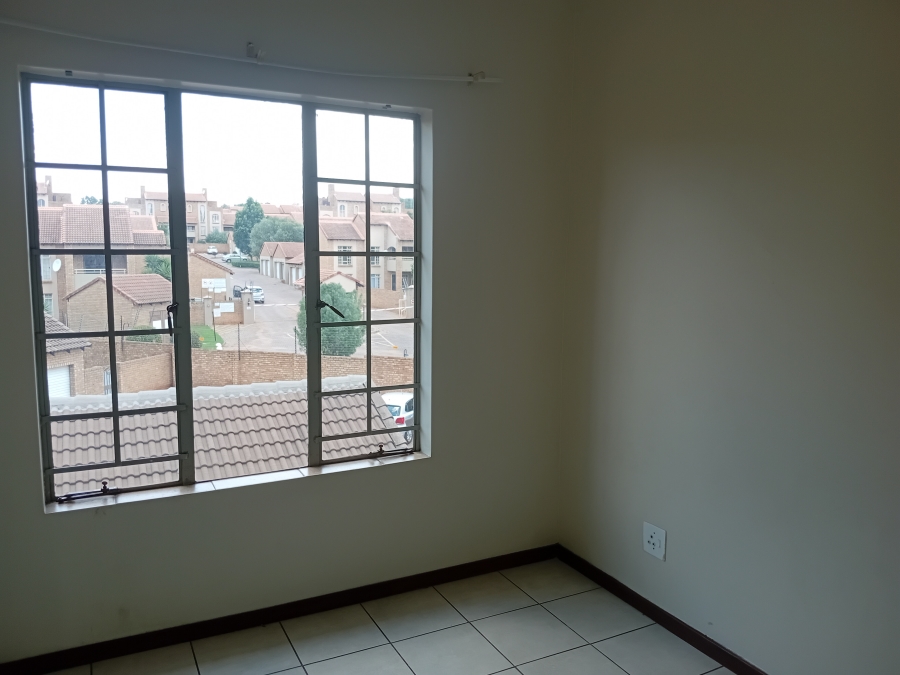 To Let 2 Bedroom Property for Rent in Olympus AH Gauteng