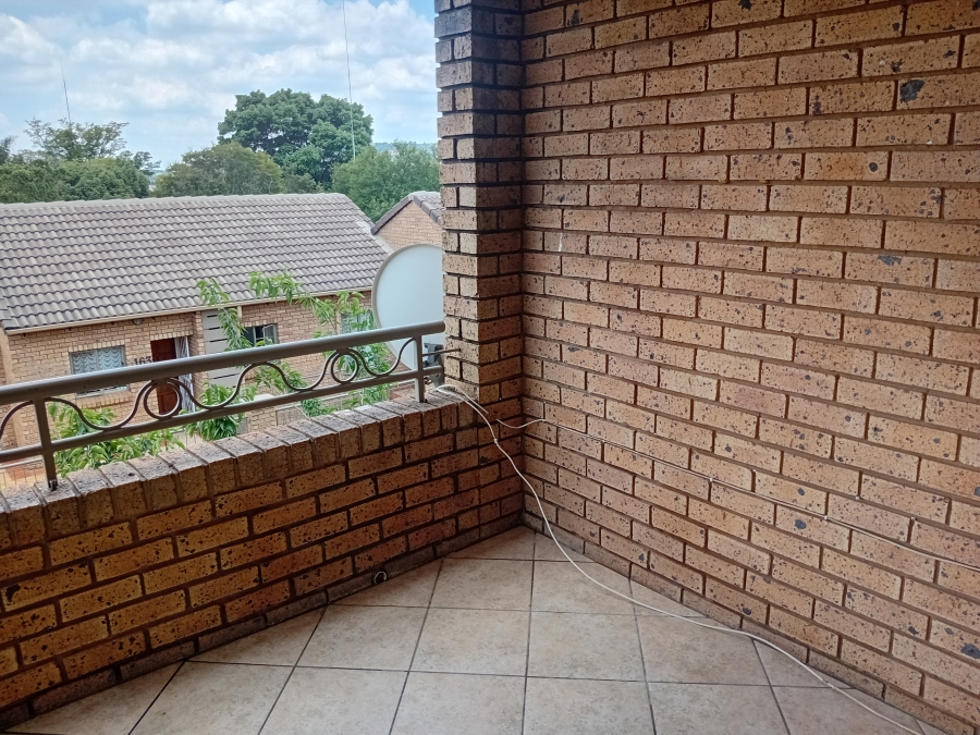 To Let 2 Bedroom Property for Rent in Olympus AH Gauteng