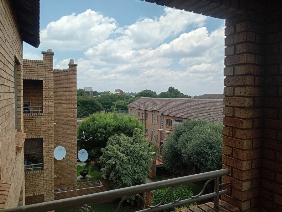 To Let 2 Bedroom Property for Rent in Olympus AH Gauteng