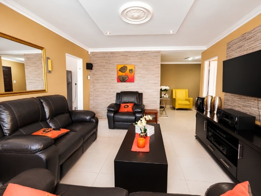 6 Bedroom Property for Sale in Eike Park Gauteng