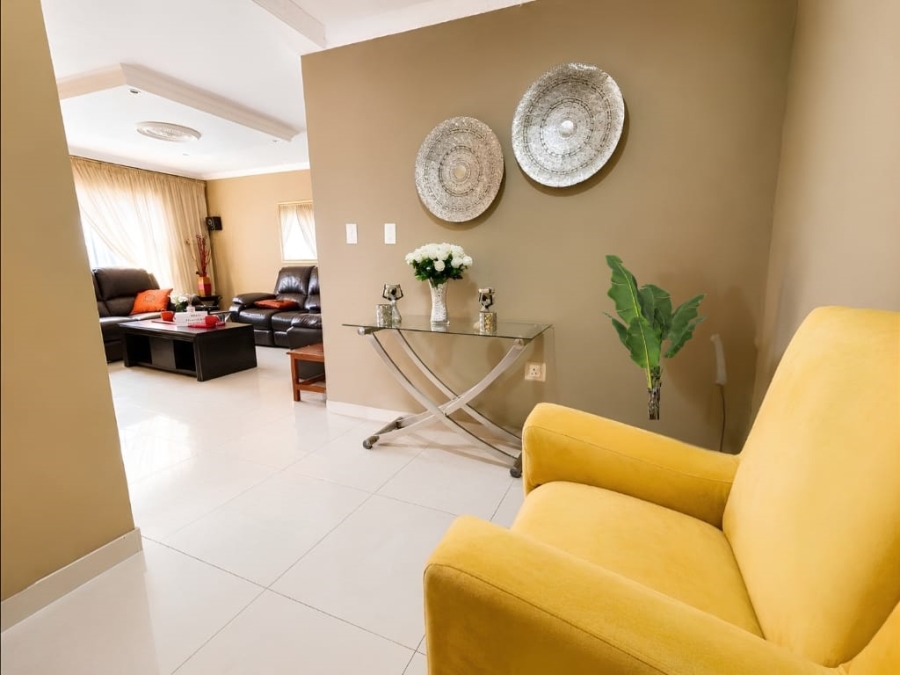 6 Bedroom Property for Sale in Eike Park Gauteng