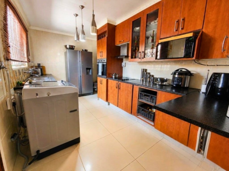 6 Bedroom Property for Sale in Eike Park Gauteng