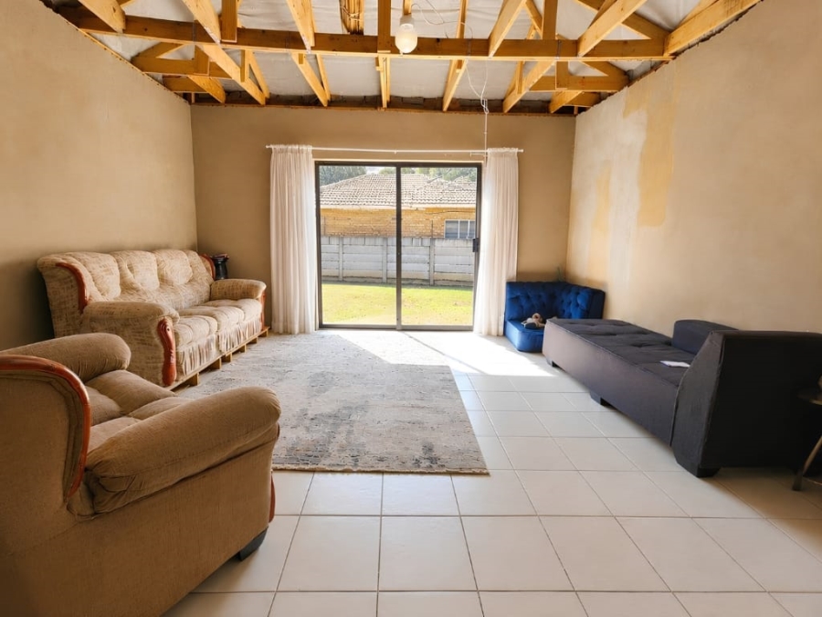 6 Bedroom Property for Sale in Eike Park Gauteng
