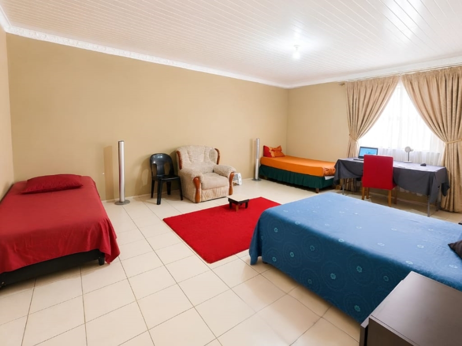 6 Bedroom Property for Sale in Eike Park Gauteng