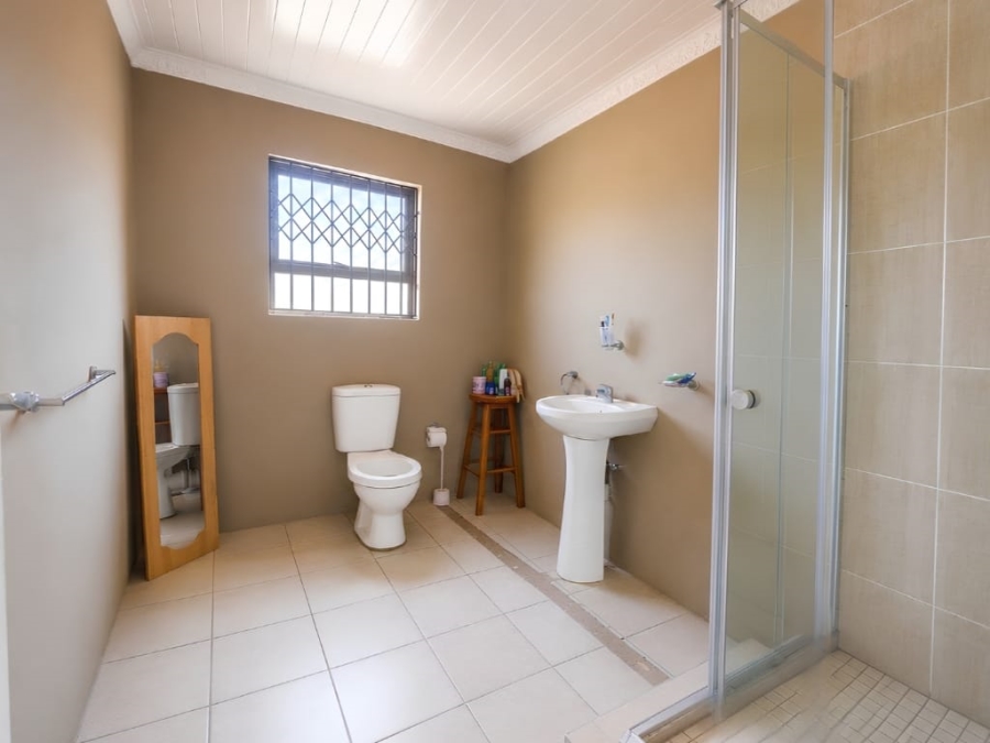 6 Bedroom Property for Sale in Eike Park Gauteng