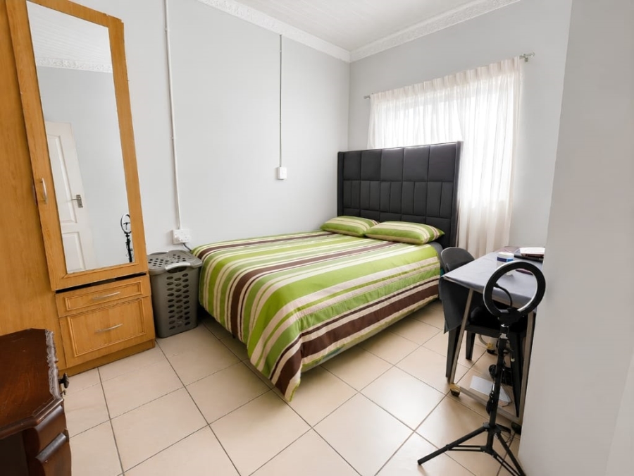 6 Bedroom Property for Sale in Eike Park Gauteng