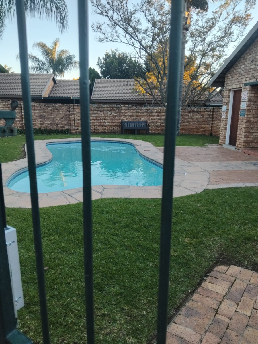 To Let 2 Bedroom Property for Rent in Equestria Gauteng