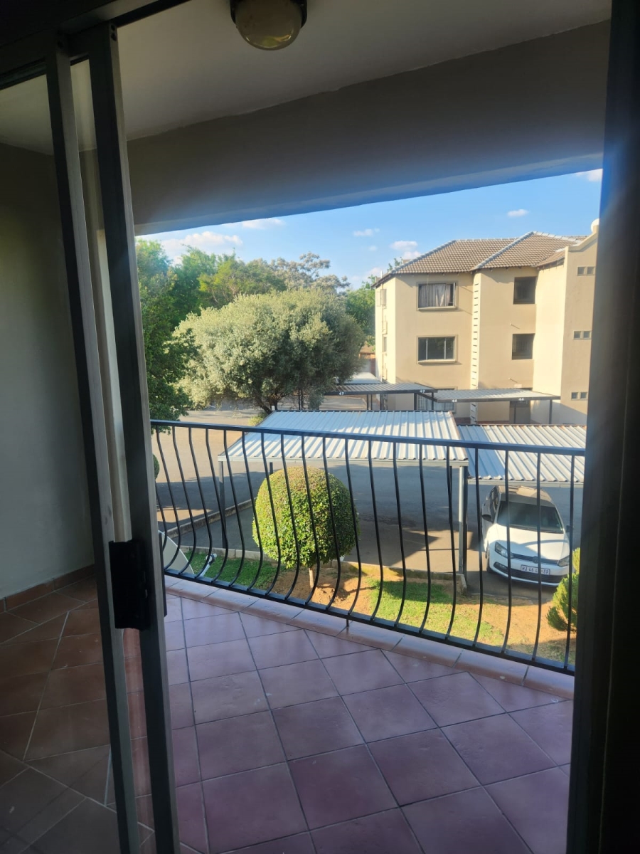 To Let 2 Bedroom Property for Rent in North Riding Gauteng