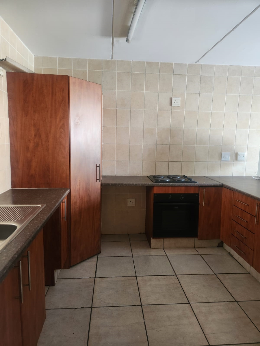 To Let 2 Bedroom Property for Rent in North Riding Gauteng
