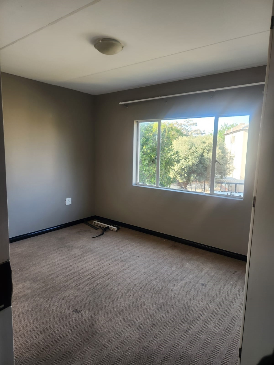 To Let 2 Bedroom Property for Rent in North Riding Gauteng