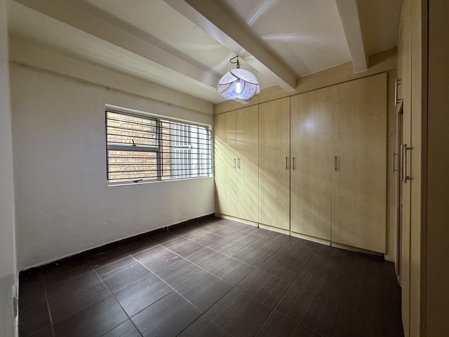 To Let 2 Bedroom Property for Rent in Laudium Gauteng