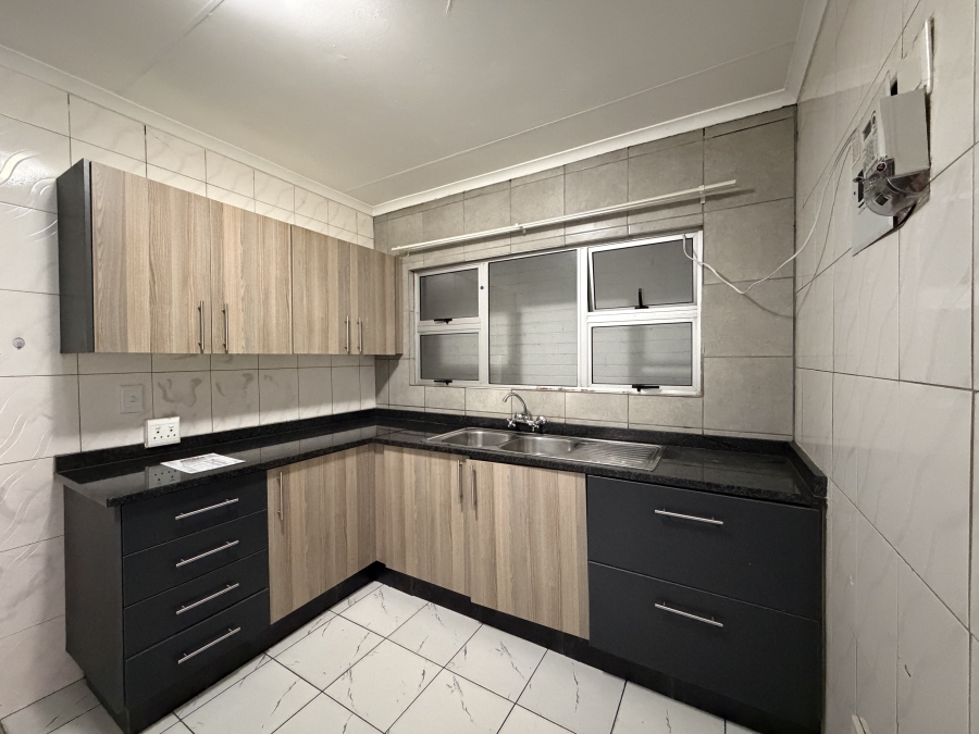 To Let 1 Bedroom Property for Rent in Laudium Gauteng