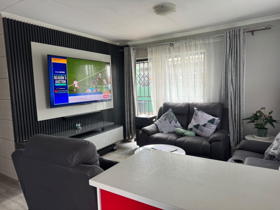 3 Bedroom Property for Sale in Windmill Park Gauteng