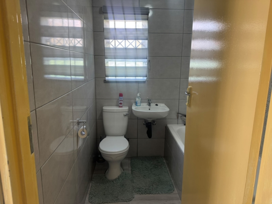 3 Bedroom Property for Sale in Windmill Park Gauteng