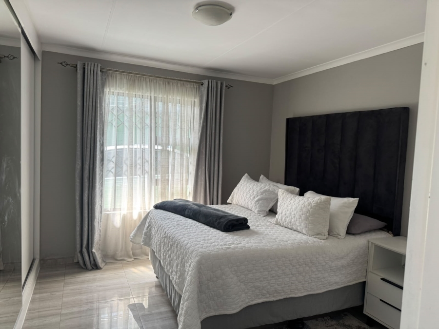 3 Bedroom Property for Sale in Windmill Park Gauteng