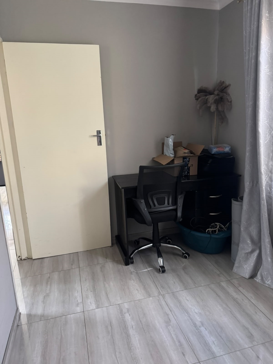 3 Bedroom Property for Sale in Windmill Park Gauteng