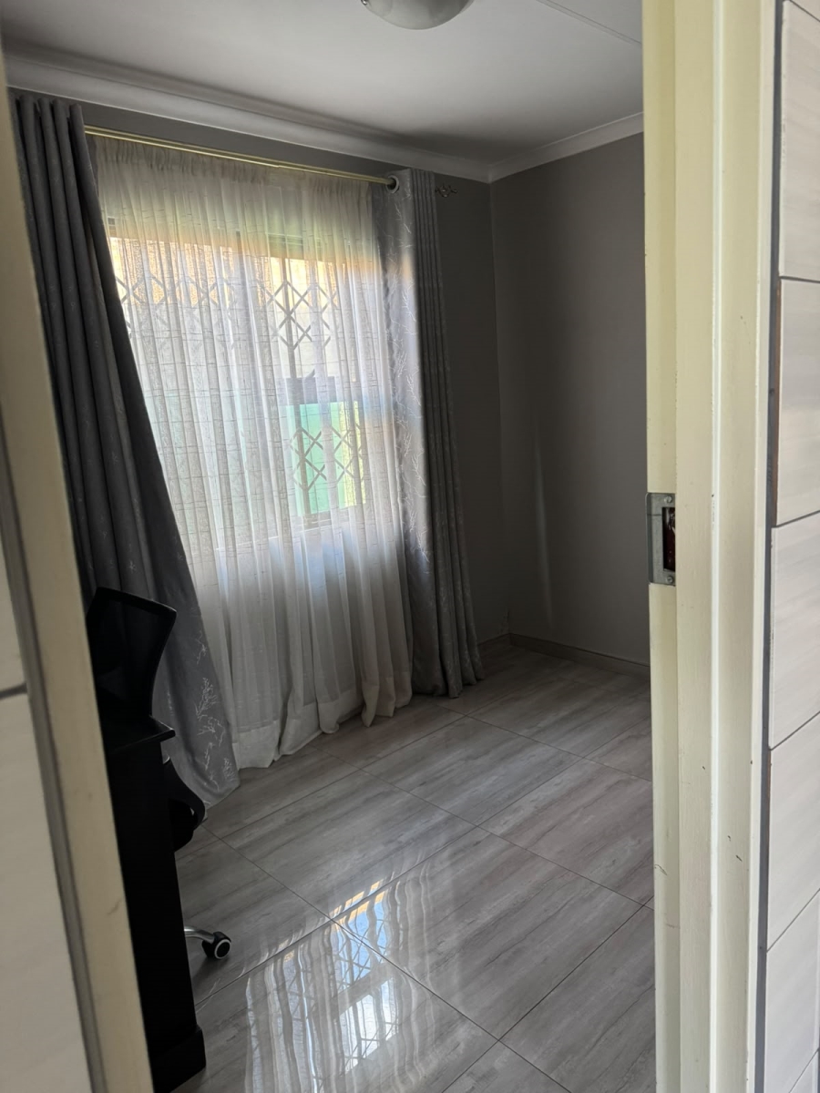 3 Bedroom Property for Sale in Windmill Park Gauteng