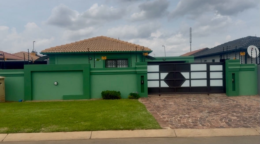 3 Bedroom Property for Sale in Windmill Park Gauteng