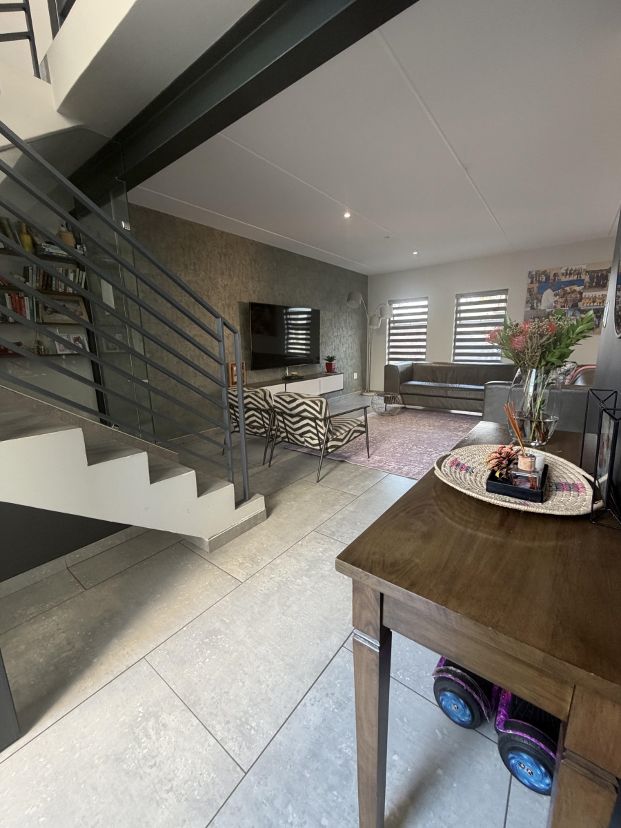 4 Bedroom Property for Sale in Crowthorne AH Gauteng
