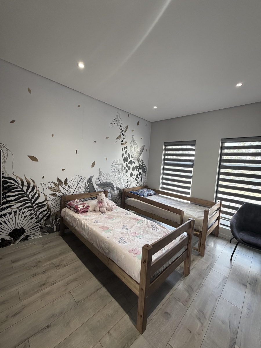 4 Bedroom Property for Sale in Crowthorne AH Gauteng
