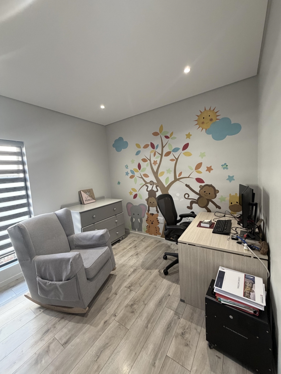 4 Bedroom Property for Sale in Crowthorne AH Gauteng