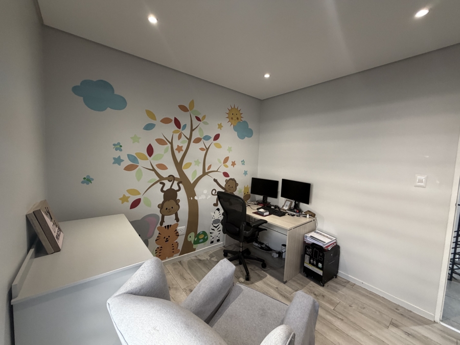 4 Bedroom Property for Sale in Crowthorne AH Gauteng