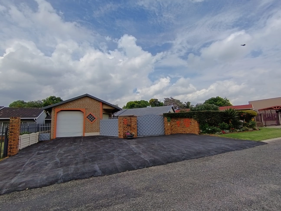 4 Bedroom Property for Sale in Atlasville Gauteng