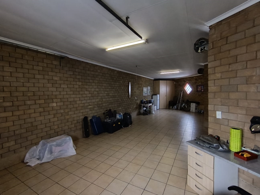 4 Bedroom Property for Sale in Atlasville Gauteng