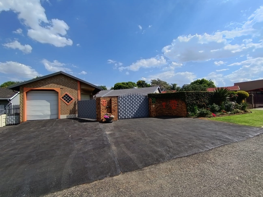 4 Bedroom Property for Sale in Atlasville Gauteng