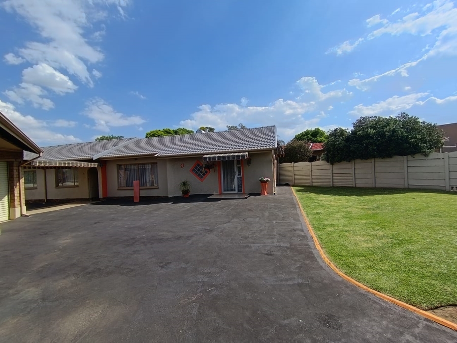 4 Bedroom Property for Sale in Atlasville Gauteng