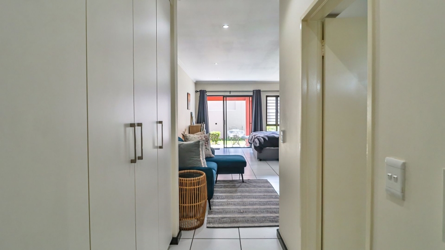 1 Bedroom Property for Sale in Sunninghill Gauteng