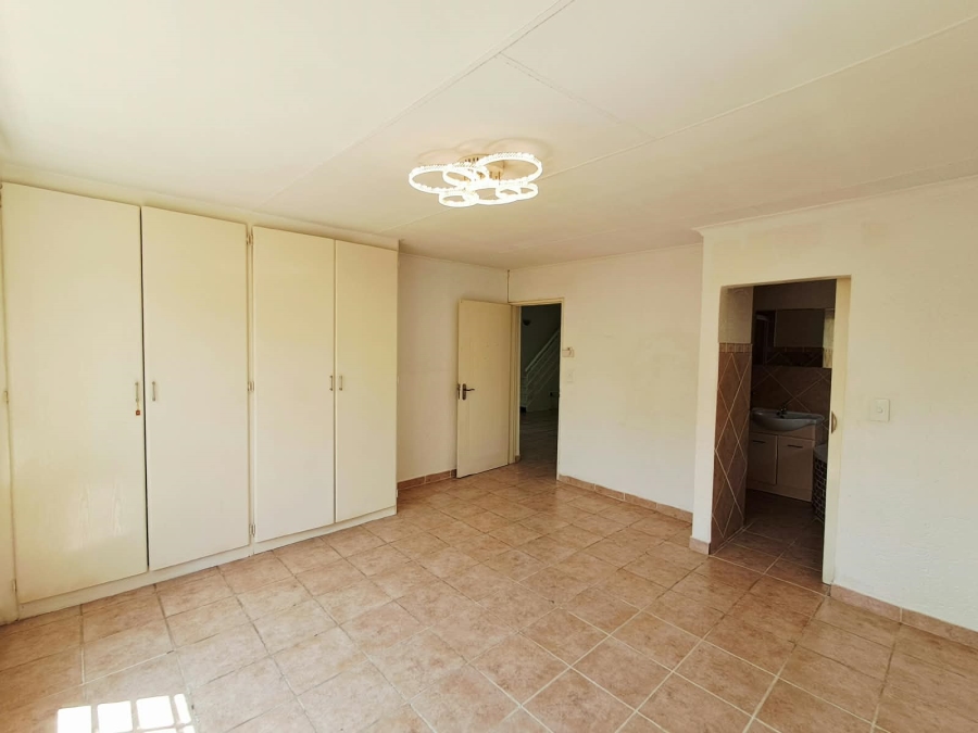 3 Bedroom Property for Sale in Eveleigh Gauteng