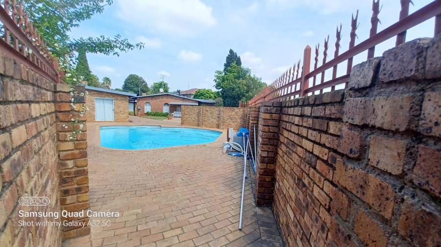4 Bedroom Property for Sale in Selection Park Gauteng