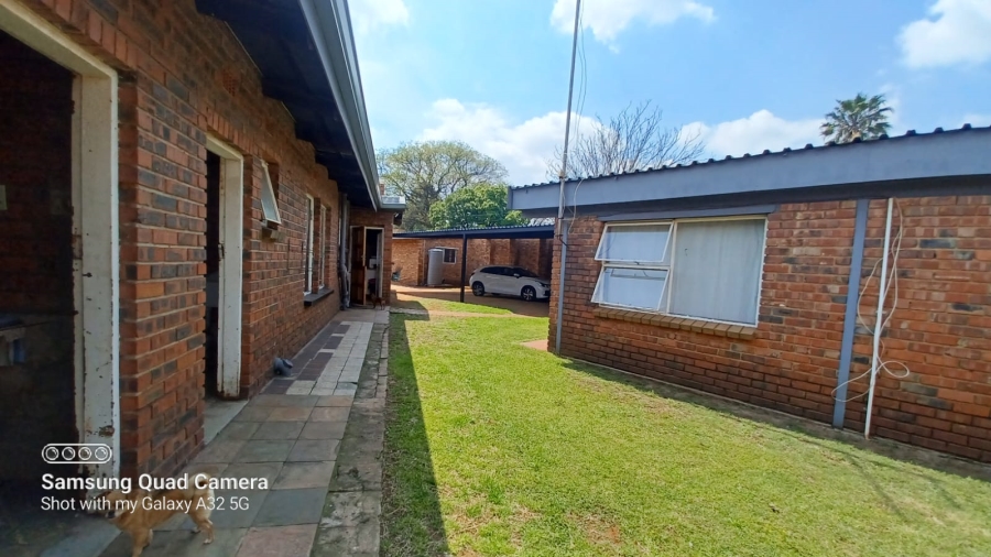 4 Bedroom Property for Sale in Selection Park Gauteng
