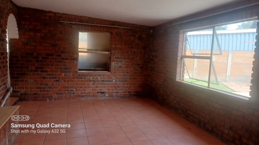 4 Bedroom Property for Sale in Selection Park Gauteng