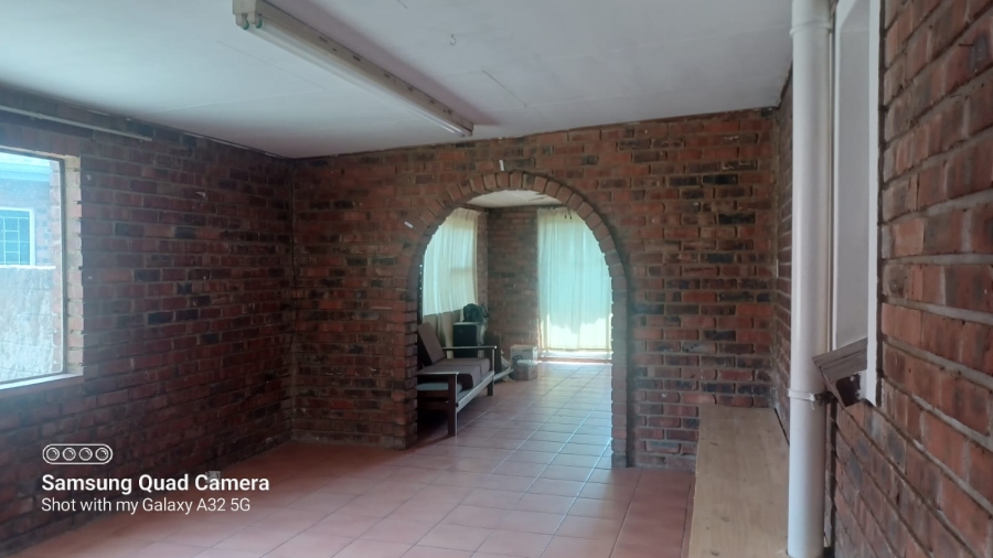 4 Bedroom Property for Sale in Selection Park Gauteng