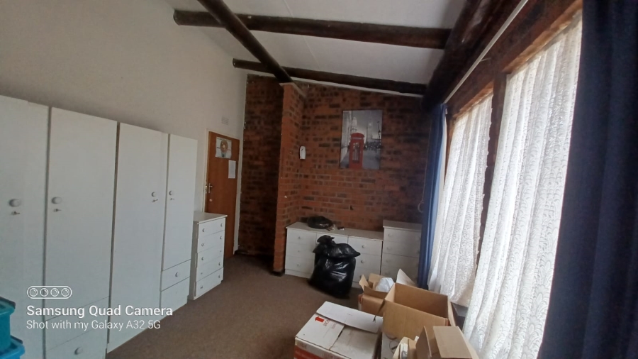 4 Bedroom Property for Sale in Selection Park Gauteng