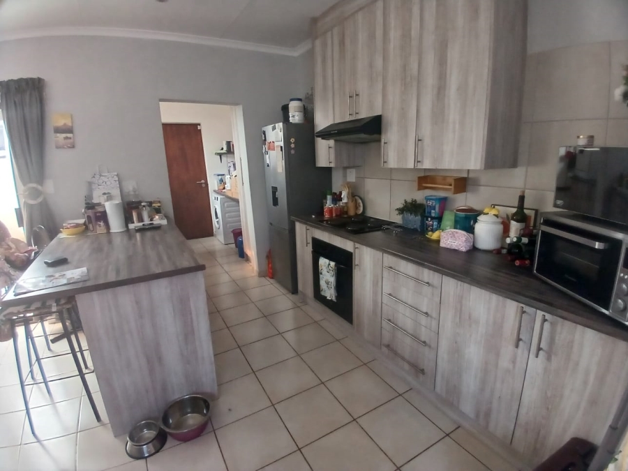 To Let 3 Bedroom Property for Rent in Pomona Gauteng