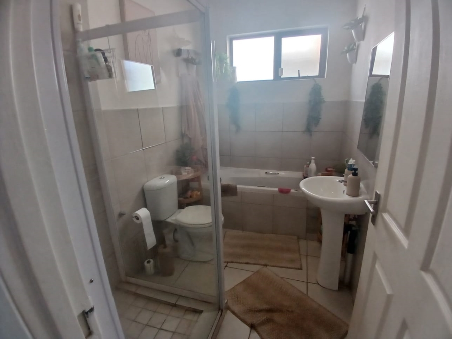 To Let 3 Bedroom Property for Rent in Pomona Gauteng